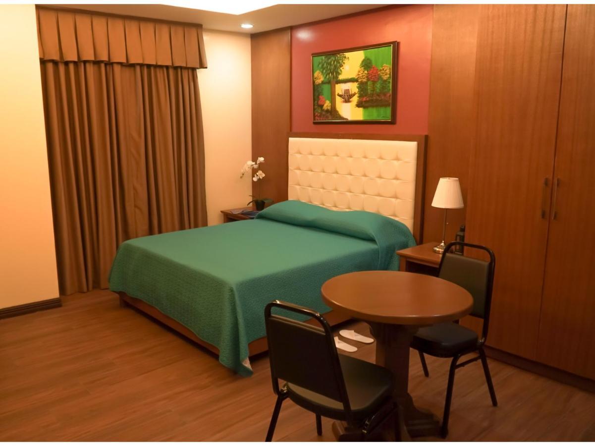 M28 Hotel And Apartments Cidade Quezon Exterior foto