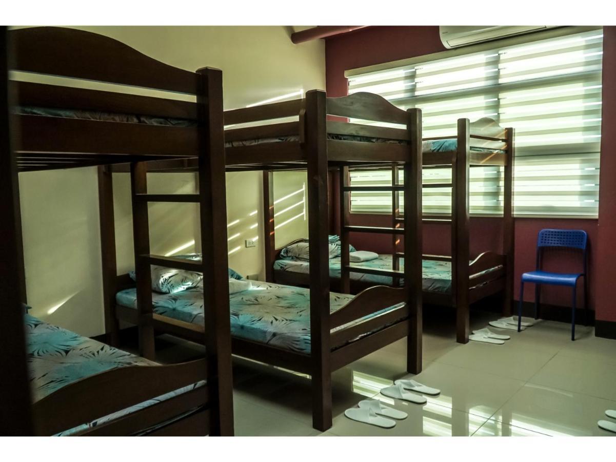 M28 Hotel And Apartments Cidade Quezon Exterior foto