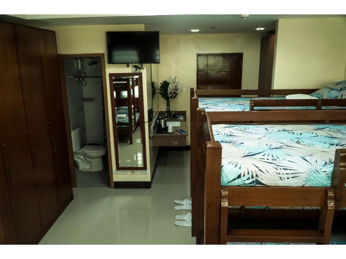 M28 Hotel And Apartments Cidade Quezon Exterior foto