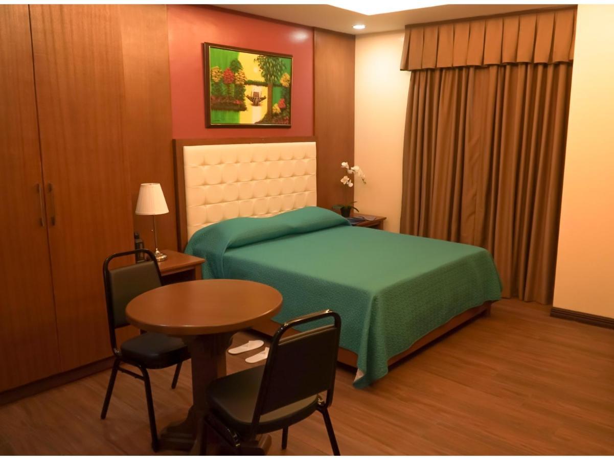 M28 Hotel And Apartments Cidade Quezon Exterior foto