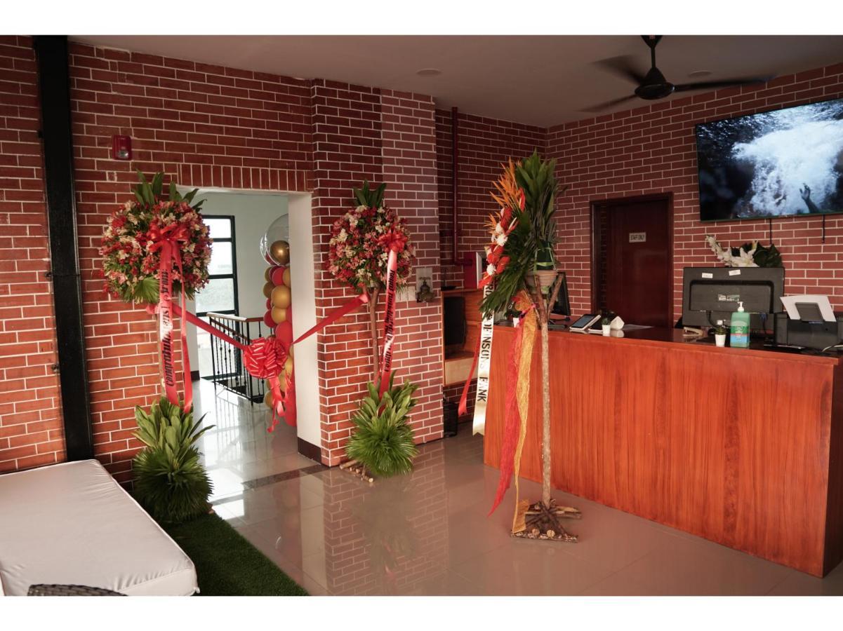 M28 Hotel And Apartments Cidade Quezon Exterior foto