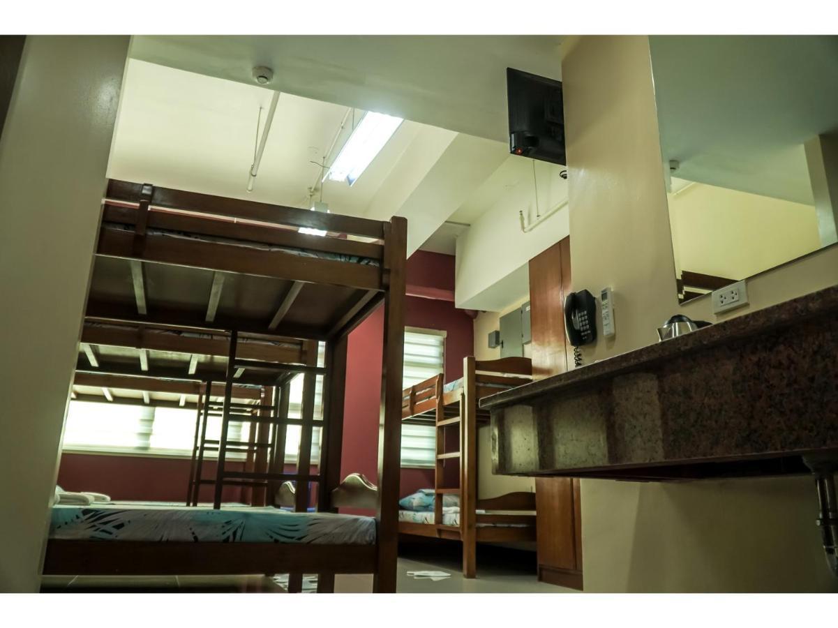 M28 Hotel And Apartments Cidade Quezon Exterior foto